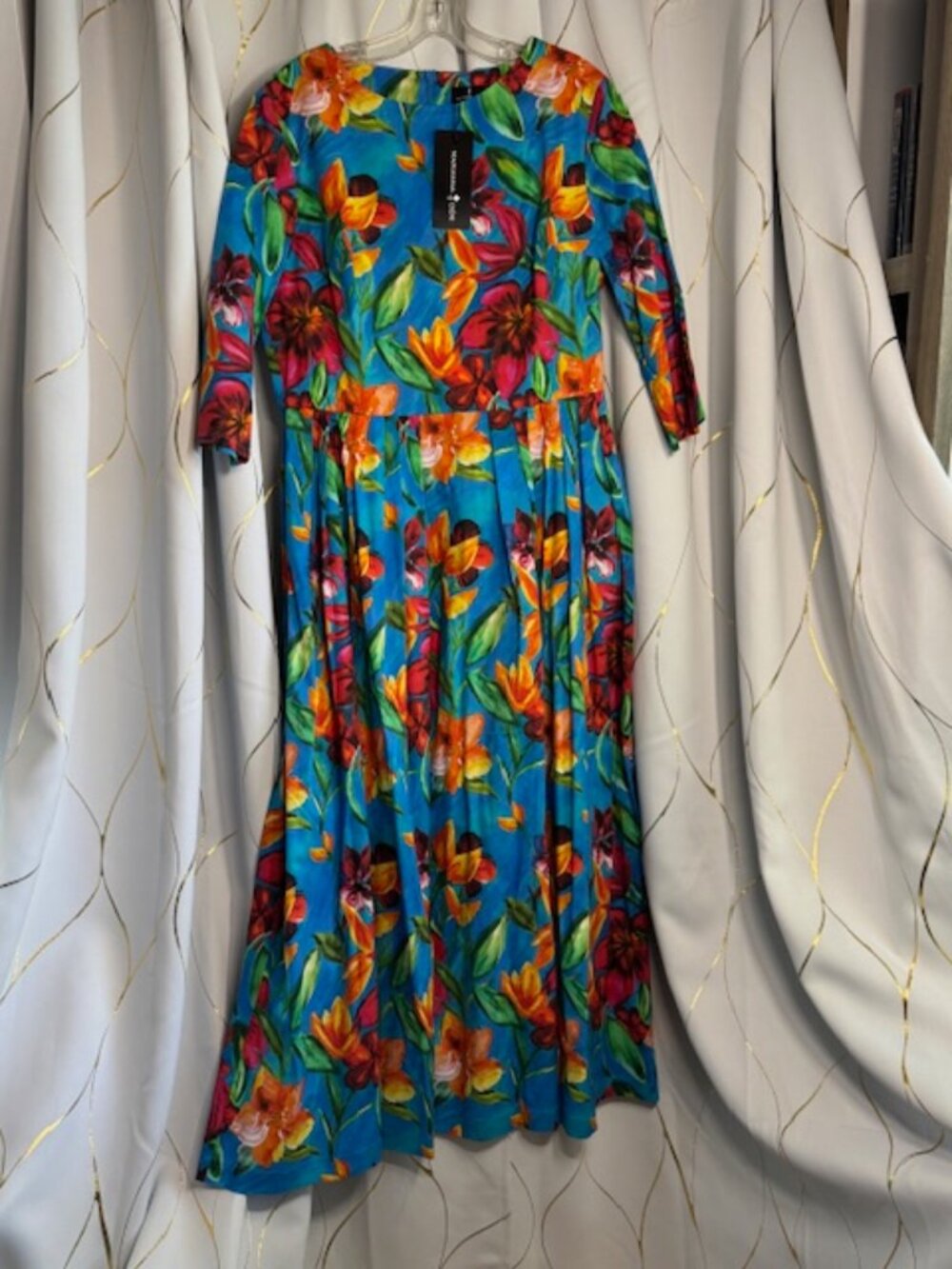 Beautiful Marianna Déri drop-waist “Kleid Blumen” dress in a vibrant blue floral
